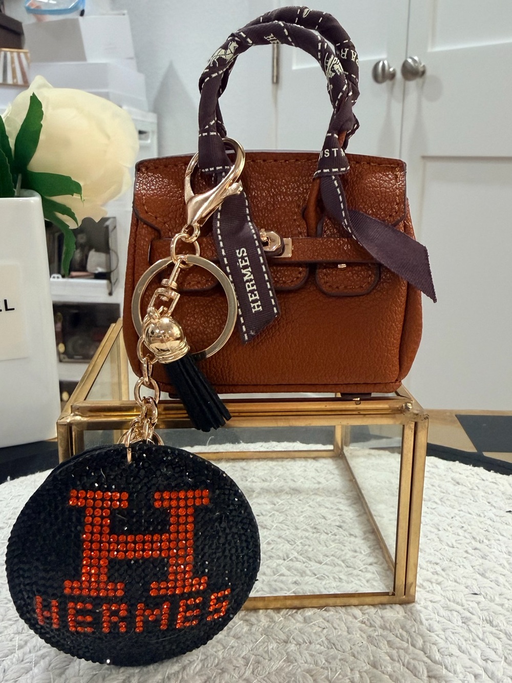 Mini Tan Handbag & Puffy Crystal Logo Charm Keychain | NEW | Accessory Set - Picture 3 of 8